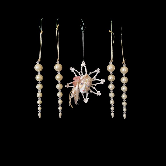 Set of 5 Christmas Ornaments Diamonds, Pearls, and Mardi Gras Crochet - Picture 1 of 7